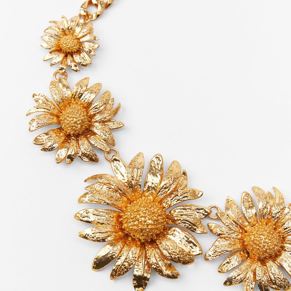 BLOGGER'S FAVE! Zara 2 Piece Set Daisy Earrings And Daisy Necklace NWT - Picture 14 of 16